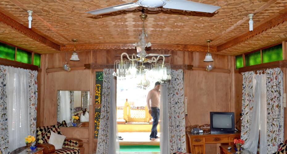 Indoora Houseboat, Srinagar 4